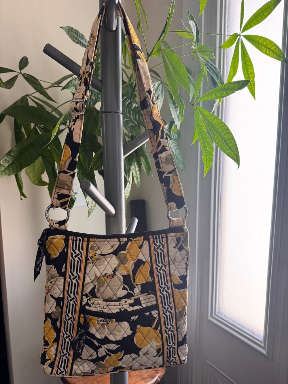 Vera Bradley Black & Yellow Quilted Floral Crossbody Purse Zip Closure P02